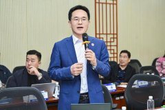 <b>将果断推进全球化和</b>